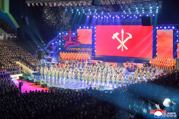 朝鲜人民革命军建军９０周年庆祝演出举行