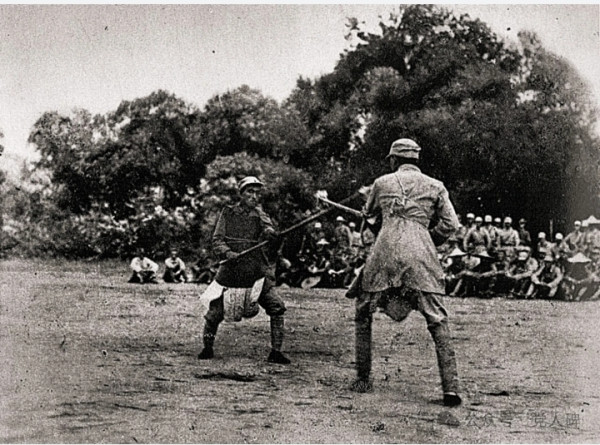 不能投降，因为老百姓都看着我们