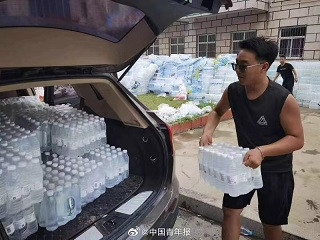 “没什么说的，该干就干……”这些00后，在暴雨洪水中选择逆流而上！