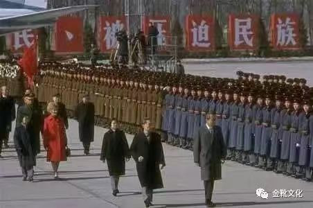 如何面对美国?向毛主席学习吧