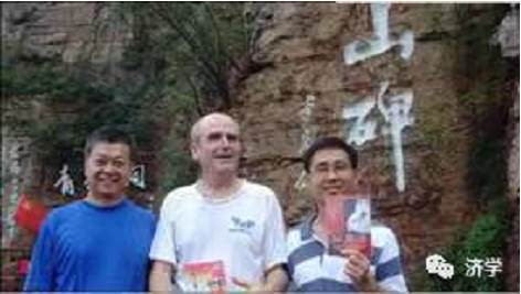 毛主席哺育红旗渠工程领导者建设者：挖掘精神潜力，迸发思想活力