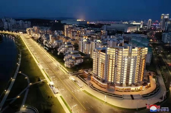 朝鲜：在平壤新的梯田式住宅区