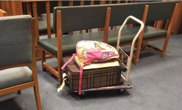 “崇洋媚外”、“利令智昏”，从而掉进圈套