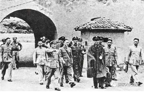 中国人民解放军为何能在一年多的时间内收复延安？