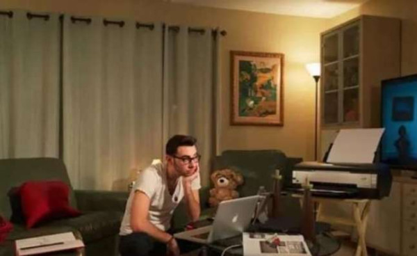 日本400万啃老族，美国35%年轻人依赖父母，中国情况会不一样吗？