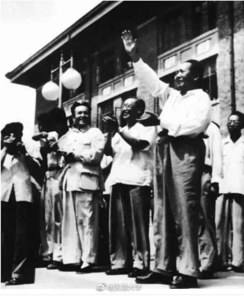 62年前，毛主席视察天津大学