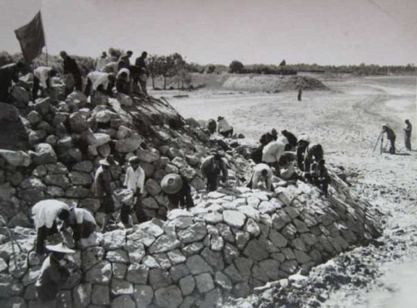 老照片：新中国70年代初期欣欣向荣的农村人民公社