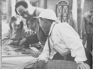 毛主席逝世44周年丨不忘初心，人民永远怀念您！