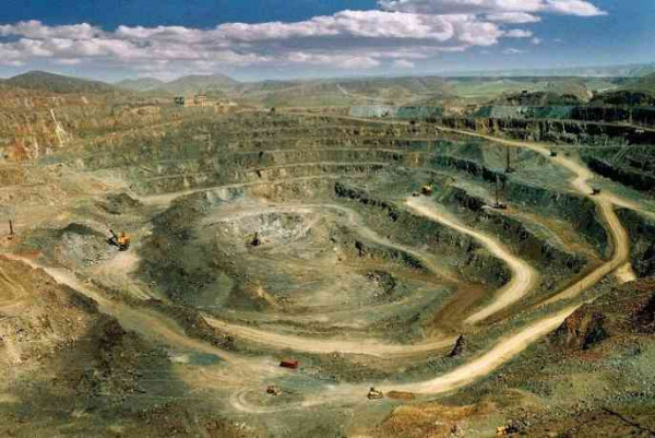 毛泽东时代的工业革命——中国复兴的基石