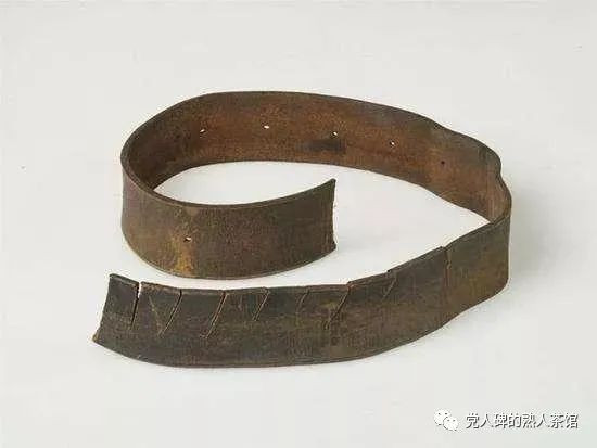 《金色的鱼钩》原型百岁老红军走了，语文课本里这个故事是历史真实吗？