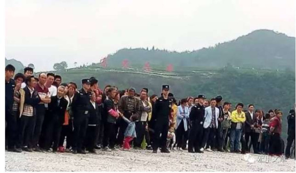  王宏甲：党建引领，深化改革，组织起来，共同致富。这是“塘约道路”的核心要义