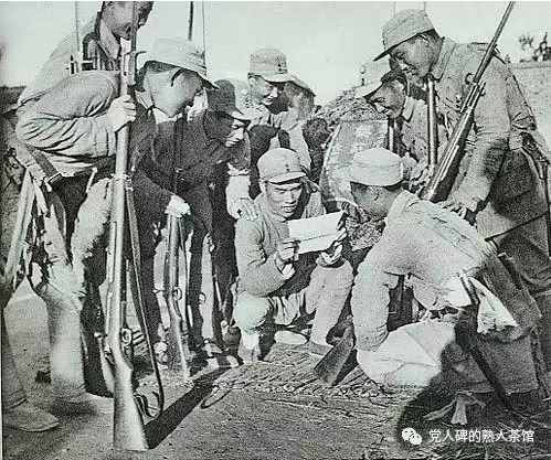 看不得群众受苦，这才是真正的共产党员！