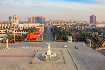 南街村的方向，应该成为中国农村的前进方向！