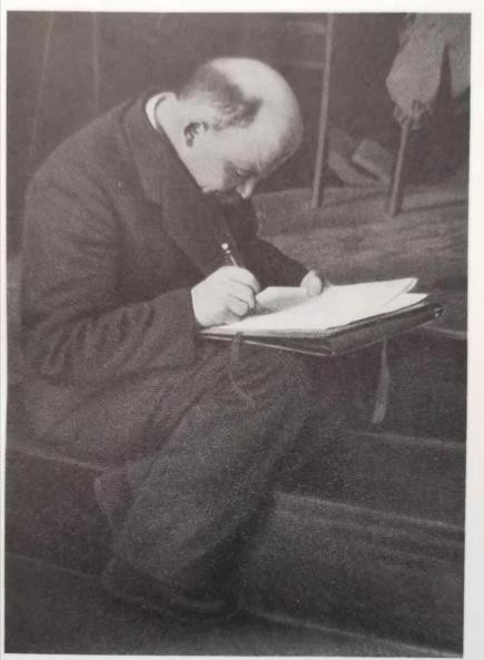 胡澄:像习近平总书记那样高举列宁主义旗帜!