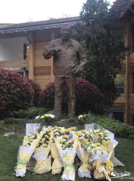 读《南仁东传》用南仁东精神拍摄南仁东