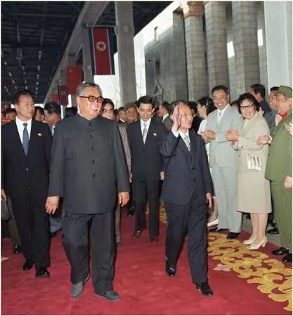 朝中友谊永垂不朽（三）