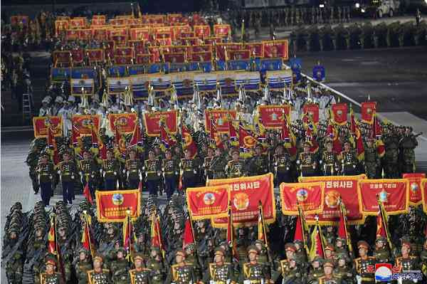 庆祝伟大的祖国解放战争胜利70周年阅兵式隆重举行