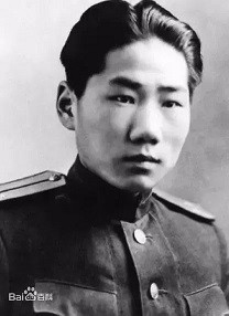 金正恩向毛岸英之墓献花：人民英雄，人民永远怀念