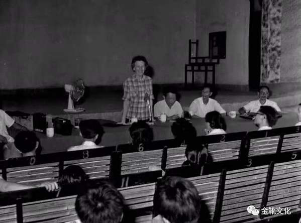 寒窗拂页百年风，听雨已是灯熄时 | 伟大的国际主义战士伊莎白•柯鲁克在京逝世