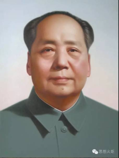 天安门城楼上的毛主席像是国本所在！