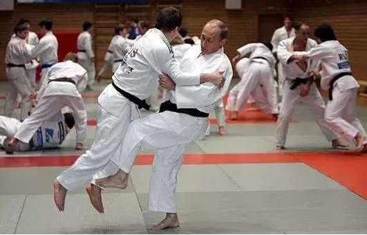 张宏良：平民价值观的人，才能够成为一个伟大的领导人