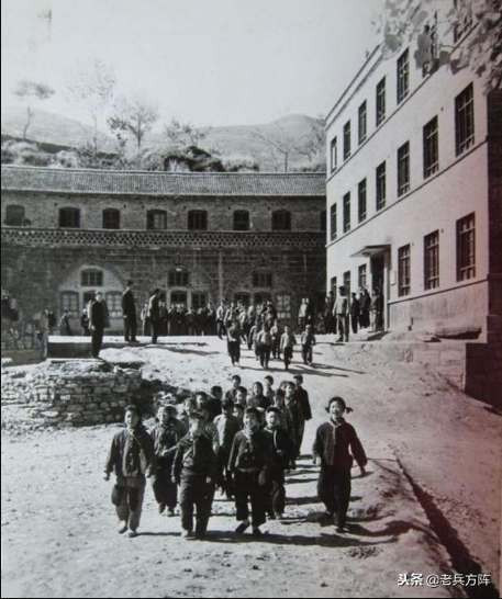 新中国70年代初期欣欣向荣的农村人民公社