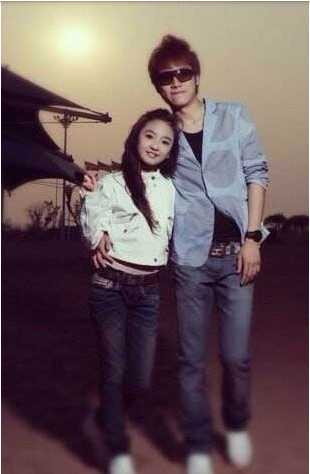 当八岁女孩和二十岁男人相恋并且被万人祝福的时候,你我能做什么?