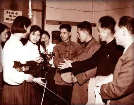 胡新民：围绕小提琴协奏曲《梁祝》创作史的争议风波说明了什么？