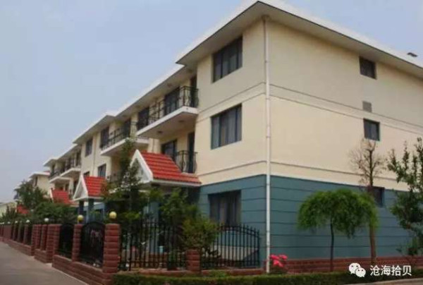 以毛泽东思想为指针坚定不移走社会主义道路的楷模