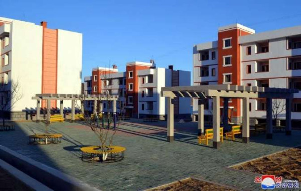 朝鲜：罗先市劳动者分到海景房