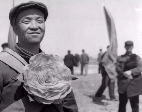 毛时代好书推荐：王进喜——把他的骨头砸碎了，也找不出半个“我”字