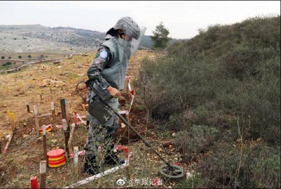 中国军人扫雷一如既往专业和敬业!