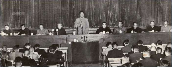 毛泽东社会主义光明道路——农业合作化运动