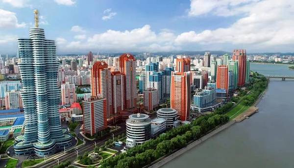 为了人民的幸福——在伟大领导者金正日同志诞辰81周年之际