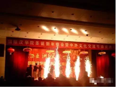 李谷一在央视怒批尚雯婕:这是中国舞台 为什么不用中文唱歌?