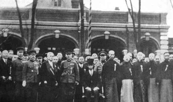 超级工程一览：民国范儿——姜文这番话，为何让公知张鸣勃然大怒？