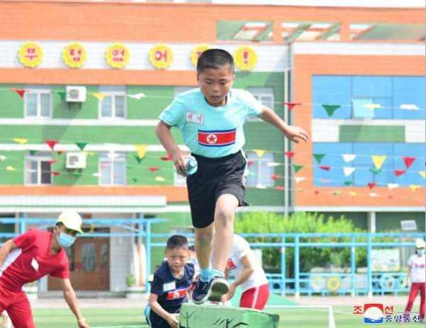 全国少年团员有意义地庆祝朝鲜少年团成立７７周年