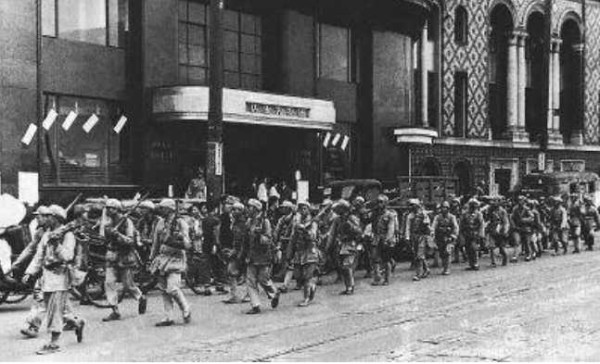 1949年5月27日上海解放了！