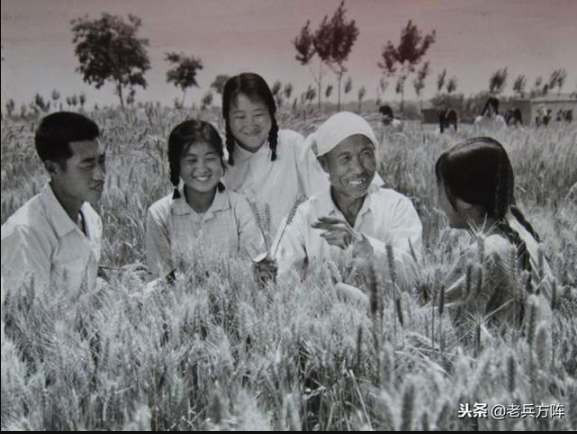 新中国70年代初期欣欣向荣的农村人民公社