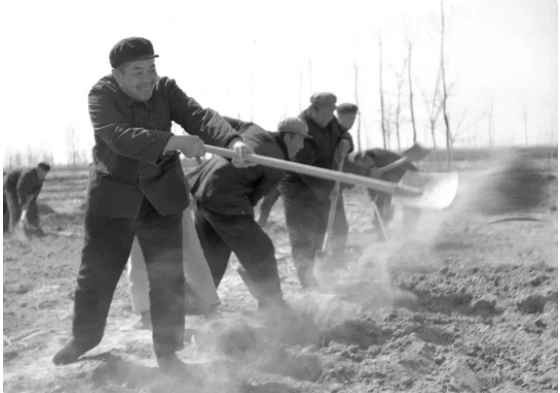 艰难奠基，新中国前三十年史诗般波澜壮阔的工业史（中）