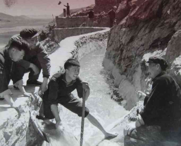 老照片：新中国70年代初期欣欣向荣的农村人民公社