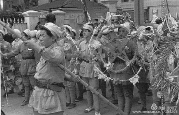 1949年5月27日上海解放了！