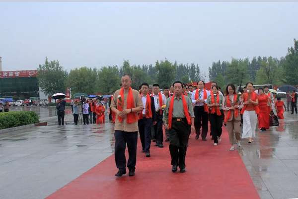 河北：刘现庄村举行纪念毛主席逝世47周年拜谒活动