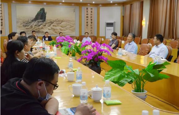 十多家省级以上媒体聚焦南街村