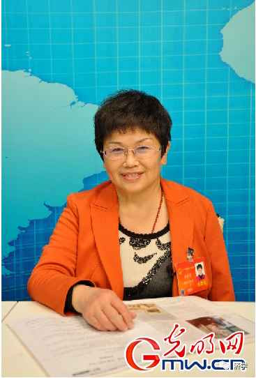 小英雄戴碧蓉三次见到毛主席：她勇救小孩于火车前