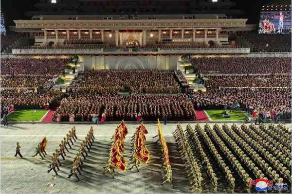 庆祝伟大的祖国解放战争胜利70周年阅兵式隆重举行