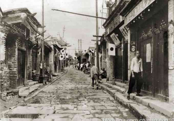 超级工程一览：民国范儿——姜文这番话，为何让公知张鸣勃然大怒？