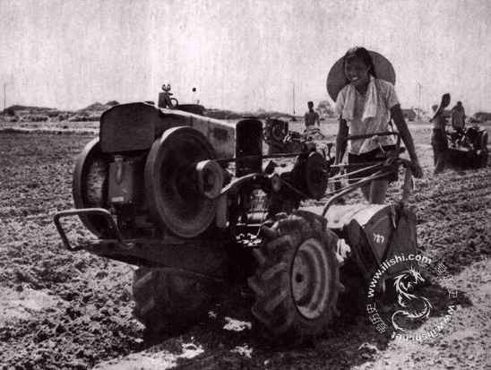 毛泽东社会主义光明道路——农业合作化运动