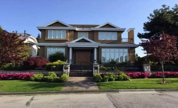 河北前省委书记之孙女，正在国外花着你的钱，你还没任何办法