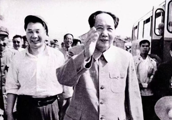 1963年5月9日，毛主席写一个长批语。批语中说...